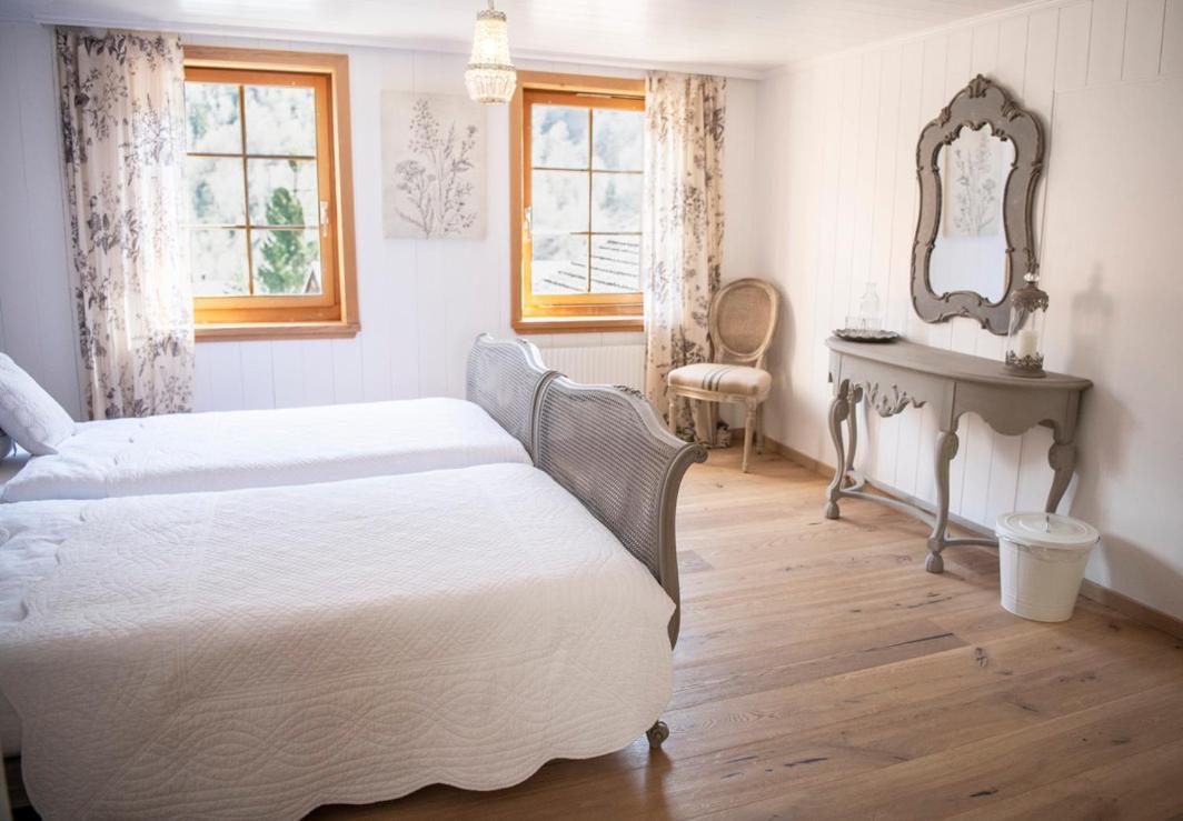 Casa Pasch - Boutique Bed And Breakfast In Cumpadials Sumvitg Εξωτερικό φωτογραφία