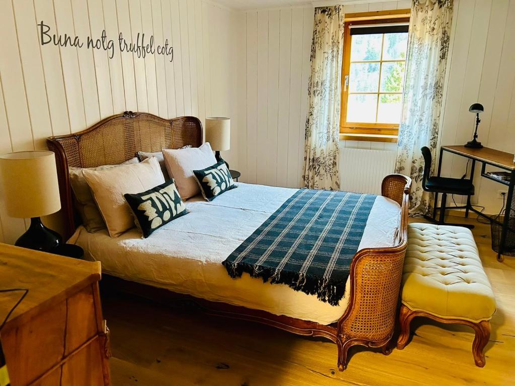 Casa Pasch - Boutique Bed And Breakfast In Cumpadials Sumvitg Εξωτερικό φωτογραφία